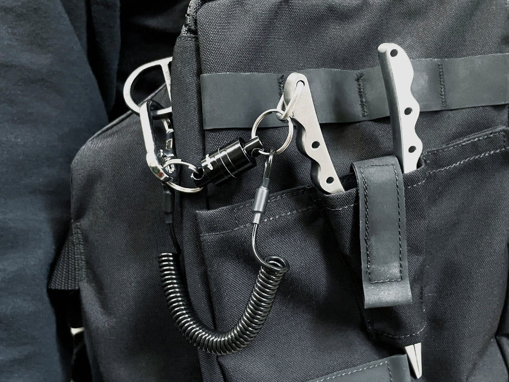 CARABINER MAGNET CORD - deps