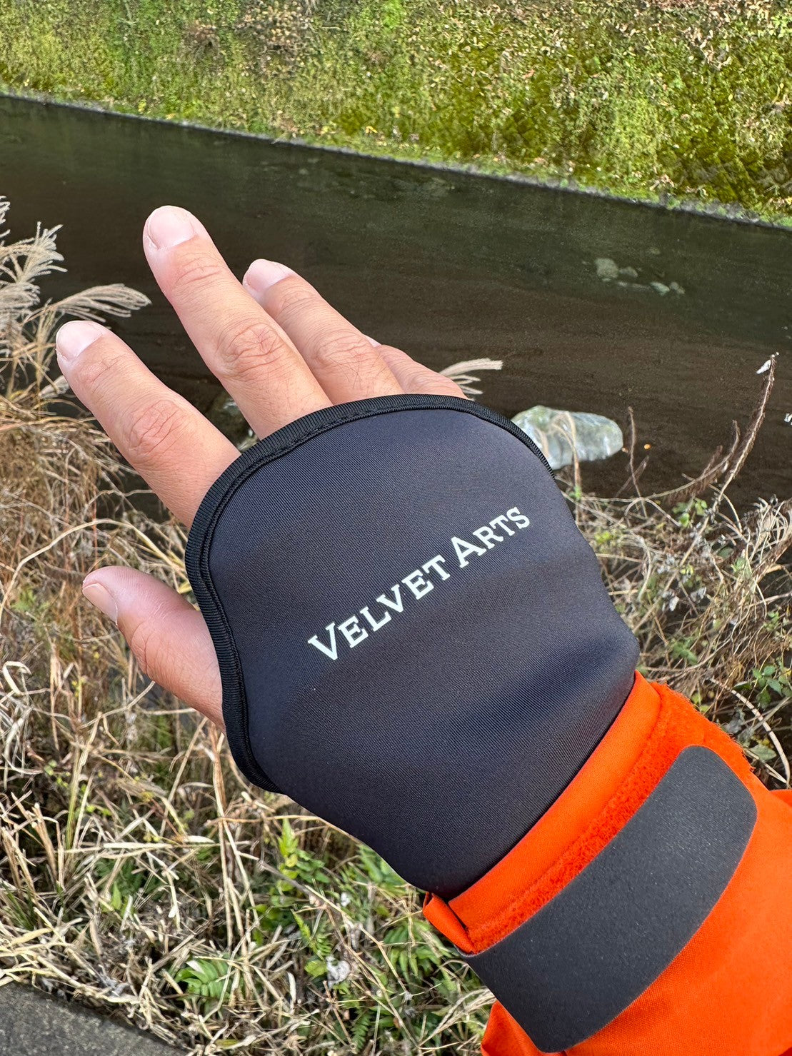 Back-of-Hand Gloves - VELVET ARTS